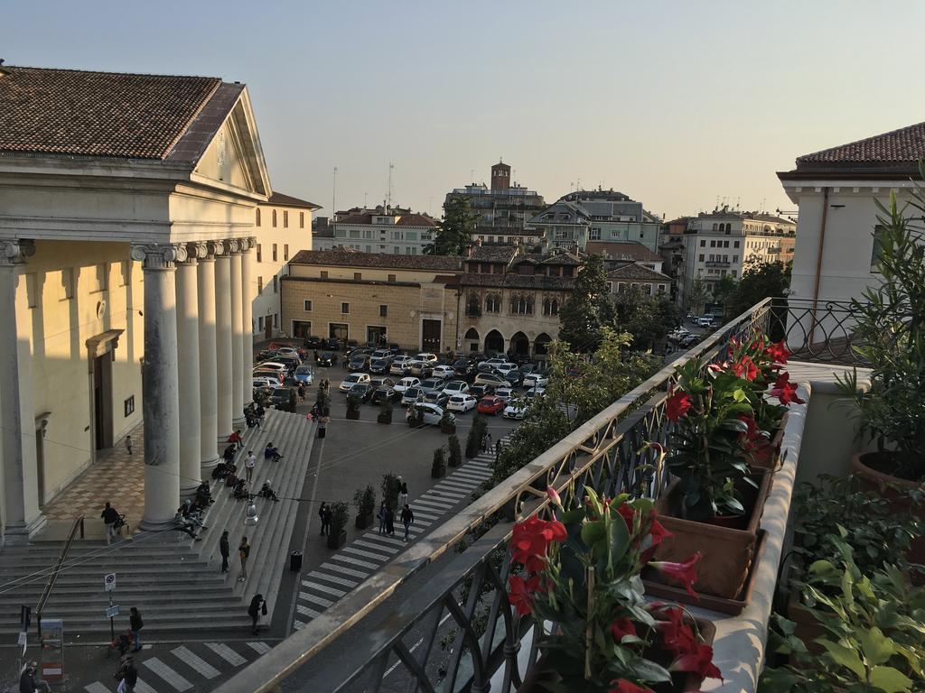 Апартаменты La Loggia Al Duomo - Тревизо Экстерьер фото